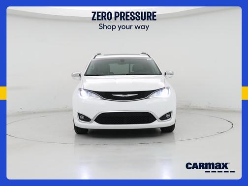 White 2017 Chrysler Pacifica Limited