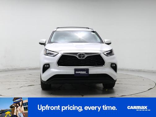 White 2024 Toyota Highlander Limited