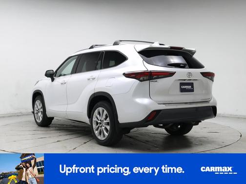 White 2024 Toyota Highlander Limited