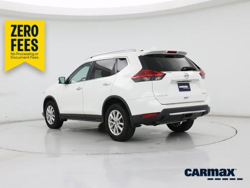White 2017 Nissan Rogue SV