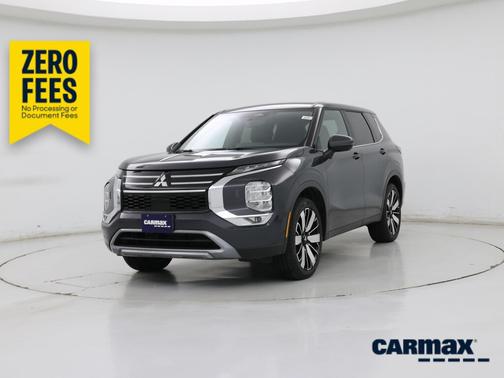 Gray 2025 Mitsubishi Outlander SE