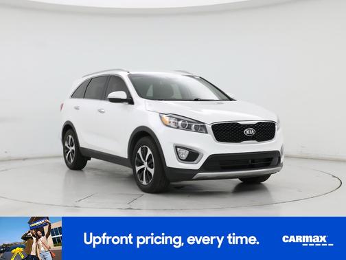 White 2016 Kia Sorento EX