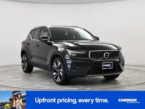 2023 Volvo XC40 B5 Plus Bright Theme