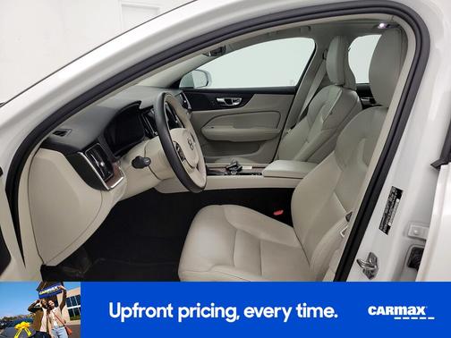 2021 Volvo S60 T6 Momentum