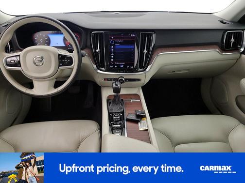 2021 Volvo S60 T6 Momentum