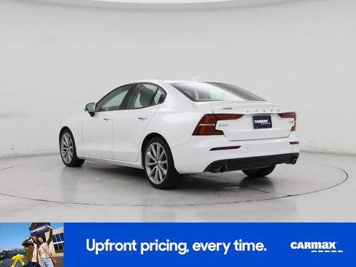 2021 Volvo S60 T6 Momentum