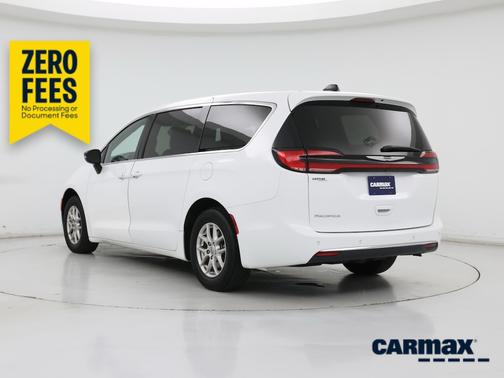 White 2025 Chrysler Pacifica Select