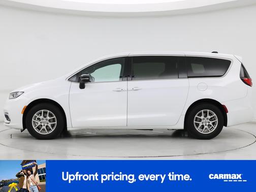 White 2025 Chrysler Pacifica Select