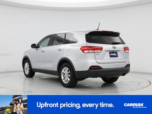 Gray 2016 Kia Sorento L