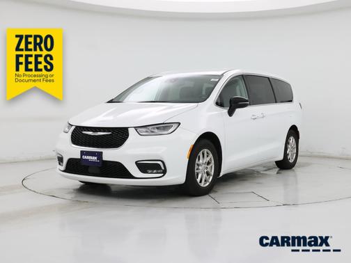White 2024 Chrysler Pacifica Touring L