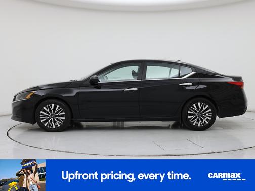 Black 2025 Nissan Altima SV