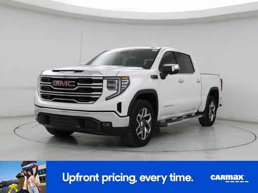 White 2024 GMC Sierra 1500 SLT