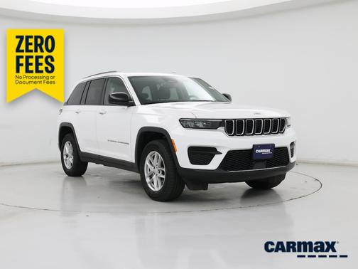 White 2023 Jeep Grand Cherokee Laredo