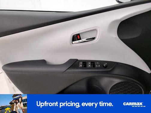 White 2016 Toyota Prius Four