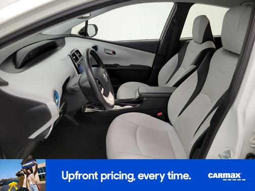White 2016 Toyota Prius Four