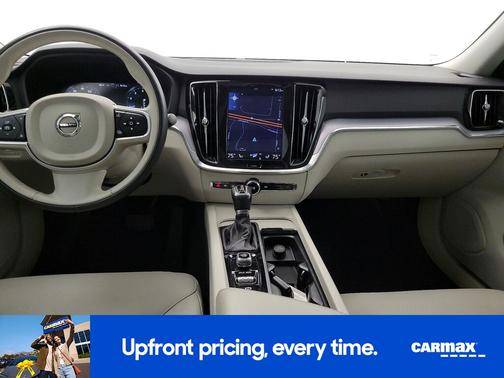 Gray 2019 Volvo S60 T6 Momentum