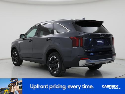 Gray 2024 Kia Sorento S