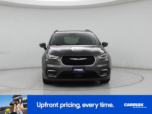 Gray 2022 Chrysler Pacifica Touring L