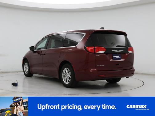 2022 Chrysler Voyager LX