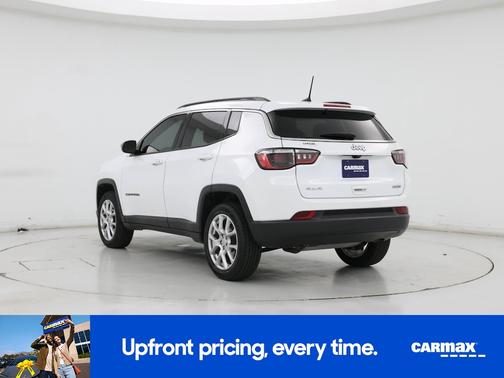 White 2023 Jeep Compass Latitude Lux