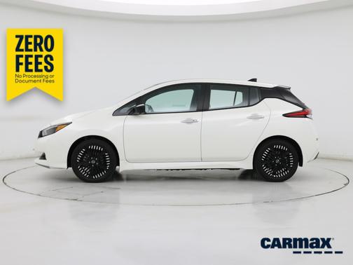 White 2025 Nissan Leaf SV Plus