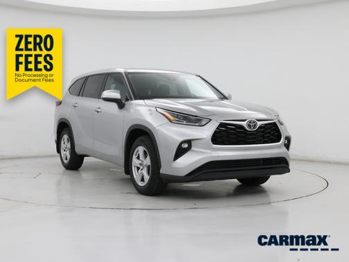 Silver 2021 Toyota Highlander LE