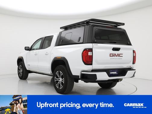 White 2024 GMC Canyon AT4