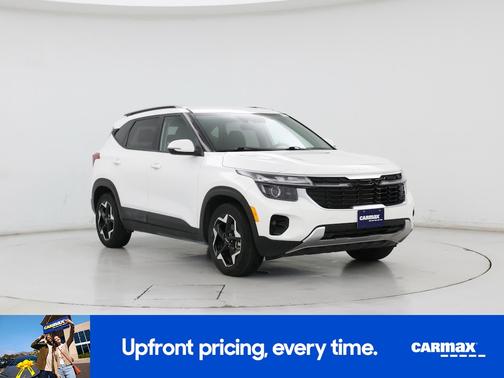 White 2025 Kia Seltos S