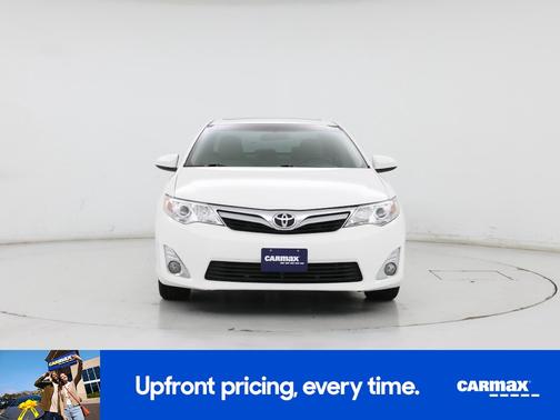White 2014 Toyota Camry XLE