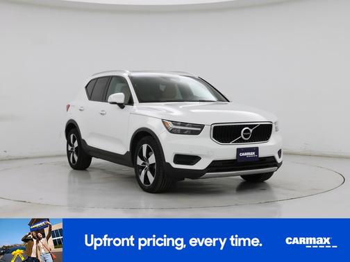 2020 Volvo XC40 T5 Momentum