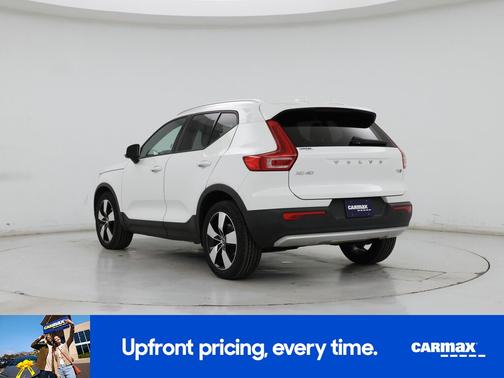 2020 Volvo XC40 T5 Momentum