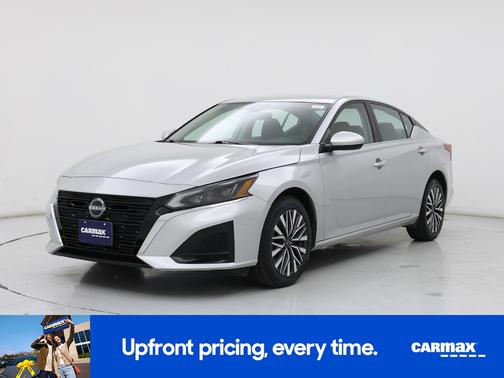 Silver 2023 Nissan Altima SV