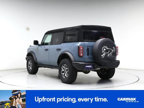 Gray 2023 Ford Bronco Badlands
