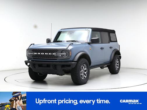 Gray 2023 Ford Bronco Badlands