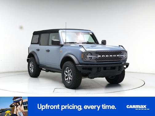 Gray 2023 Ford Bronco Badlands