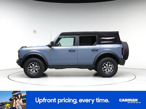 Gray 2023 Ford Bronco Badlands