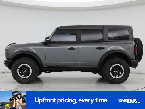Gray 2023 Ford Bronco Badlands