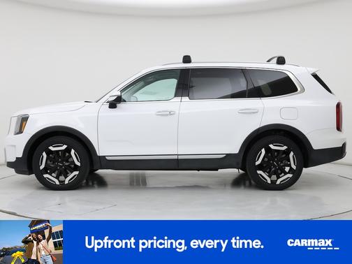 White 2025 Kia Telluride S