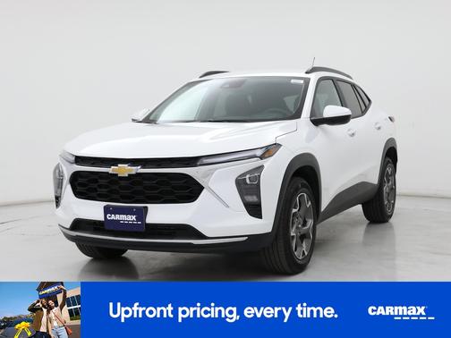 White 2025 Chevrolet Trax LT