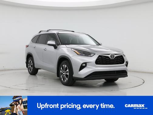 Silver 2022 Toyota Highlander XLE