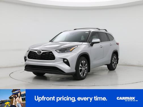 Silver 2022 Toyota Highlander XLE