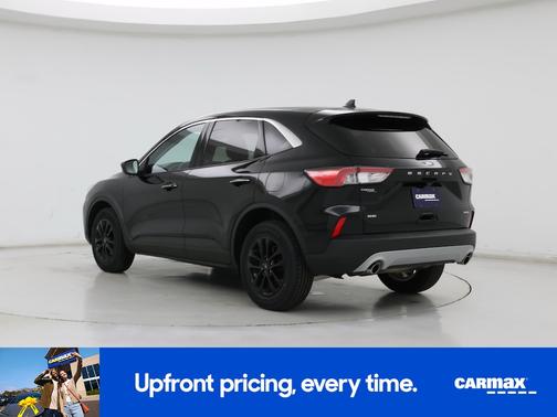 Black 2022 Ford Escape SE