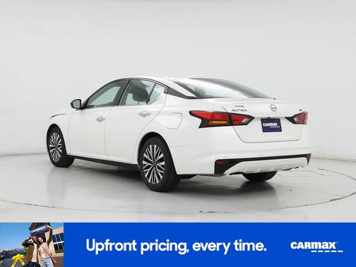 White 2024 Nissan Altima SV