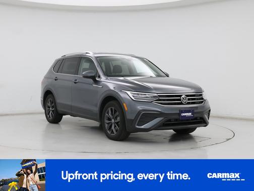 Gray 2022 Volkswagen Tiguan SE