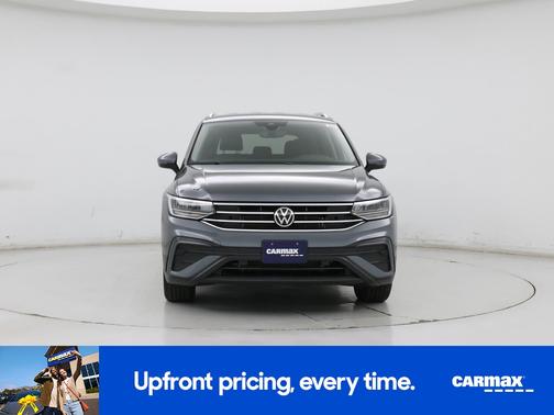 Gray 2022 Volkswagen Tiguan SE