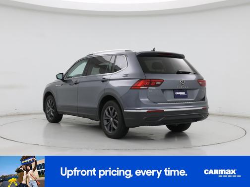 Gray 2022 Volkswagen Tiguan SE
