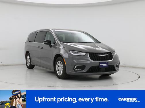 Gray 2025 Chrysler Pacifica Select