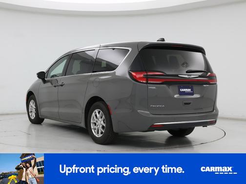 Gray 2025 Chrysler Pacifica Select