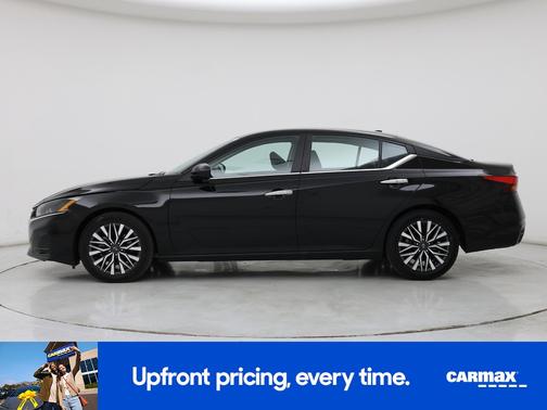 Black 2025 Nissan Altima SV