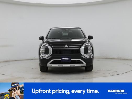 Black 2024 Mitsubishi Outlander SE
